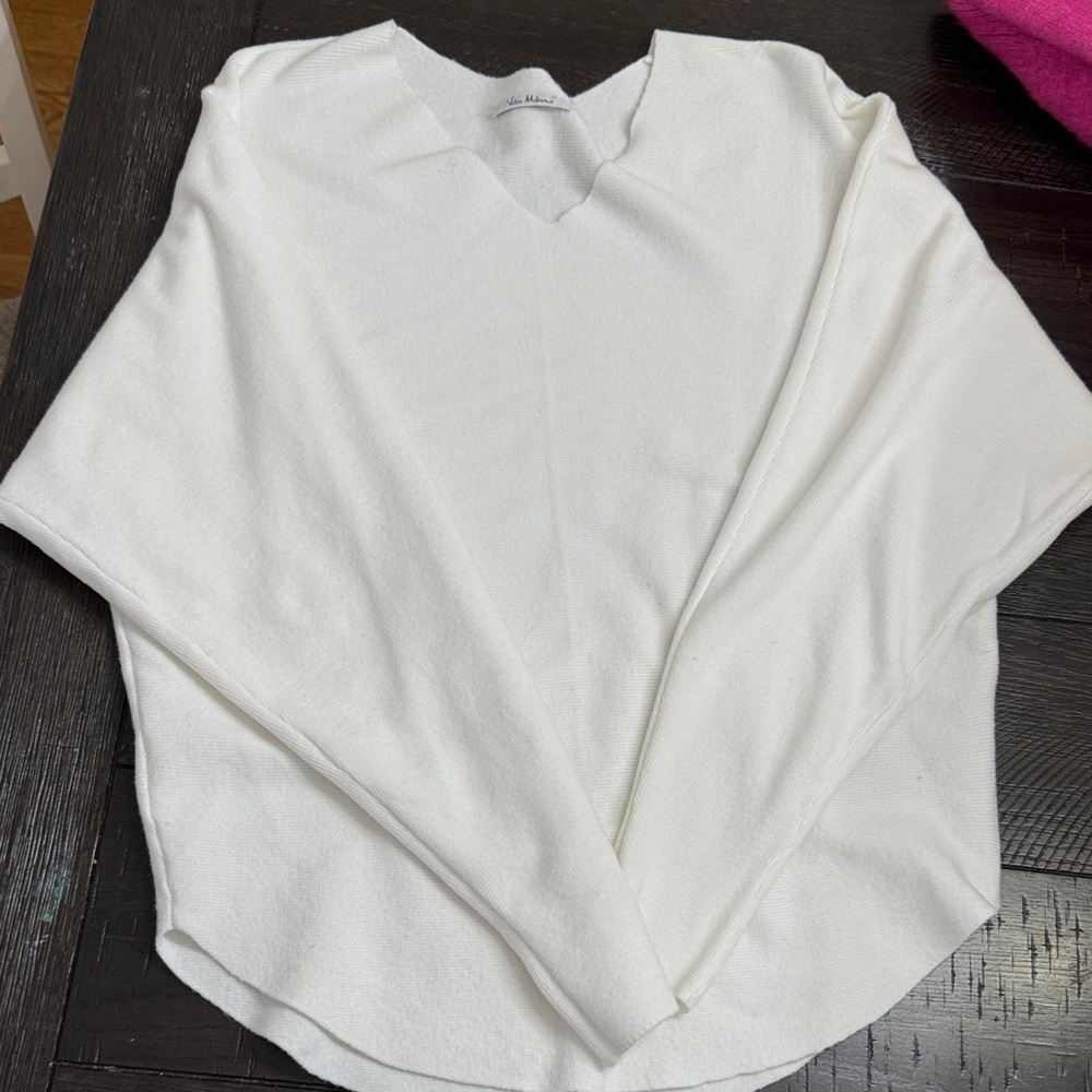 Dolman sleeve White Women's Sweater! Like new!